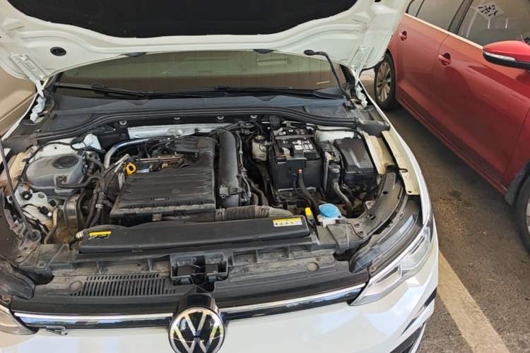 Used Volkswagen Golf 2021 280TSI DSG R-Line Engine Bay Left