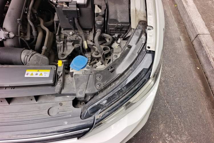 Used Volkswagen Golf 2021 280TSI DSG Pro Engine Bay Left