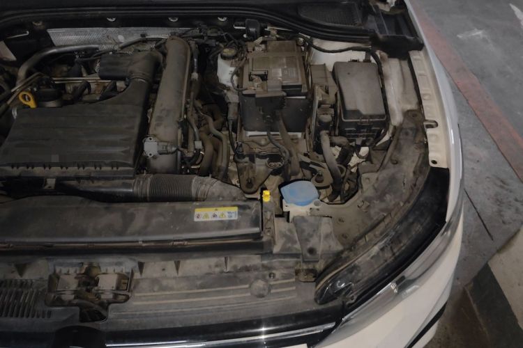 Used Volkswagen Golf 2021 280TSI DSG R-Line Engine Bay Left