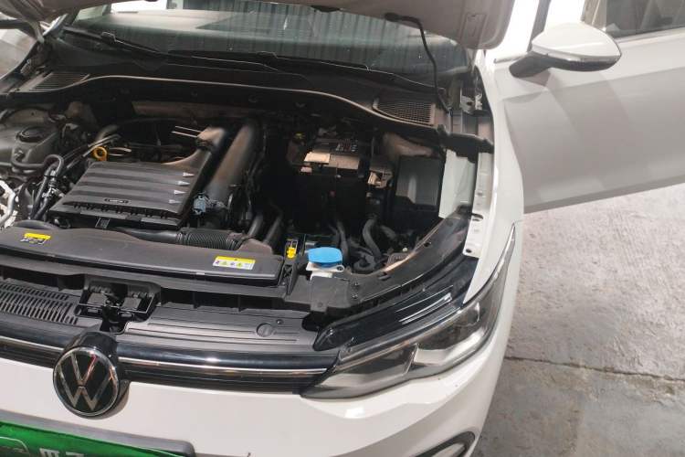 Used Volkswagen Golf 2021 280TSI DSG 30th Anniversary Edition Engine Bay Left