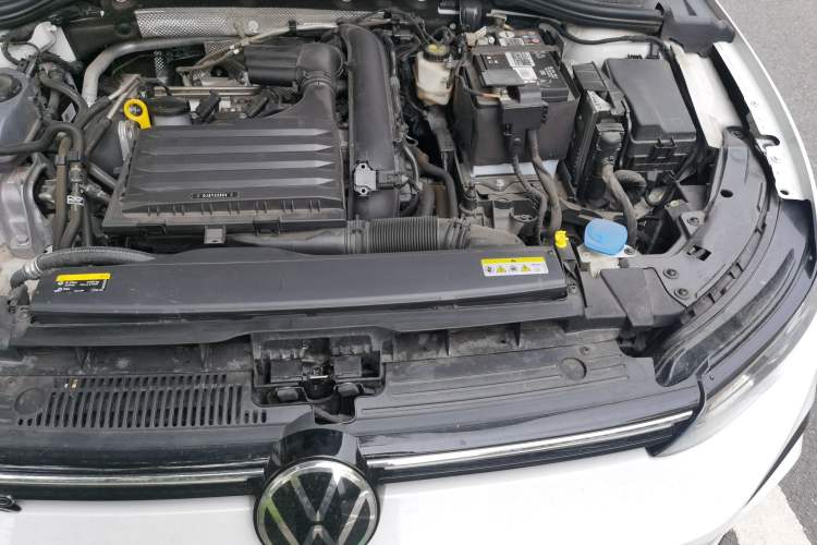 Used Volkswagen Golf 2021 280TSI DSG R-Line Engine Bay Left
