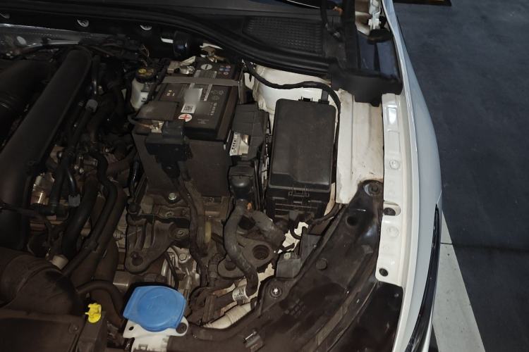 Used Volkswagen Golf 2021 280TSI DSG R-Line Engine Bay Left