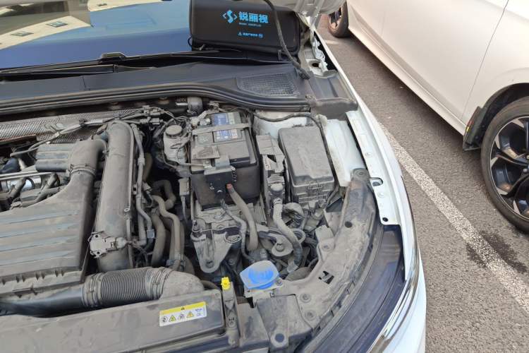 Used Volkswagen Golf 2021 280TSI DSG R-Line Engine Bay Left