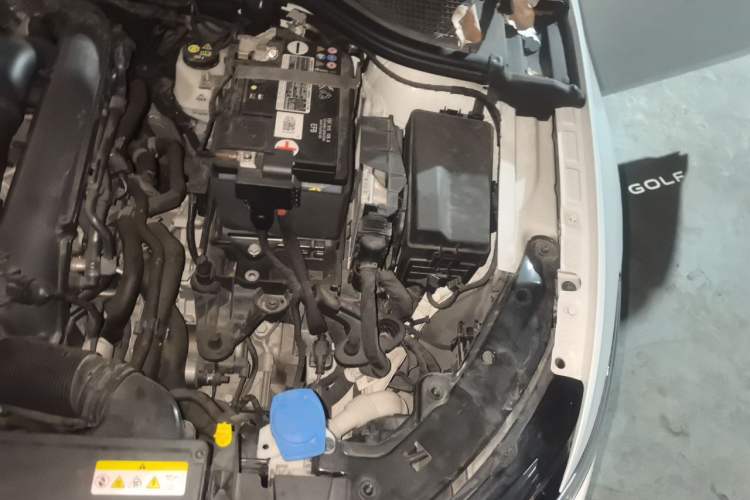 Used Volkswagen Golf 2021 280TSI DSG R-Line Engine Bay Left