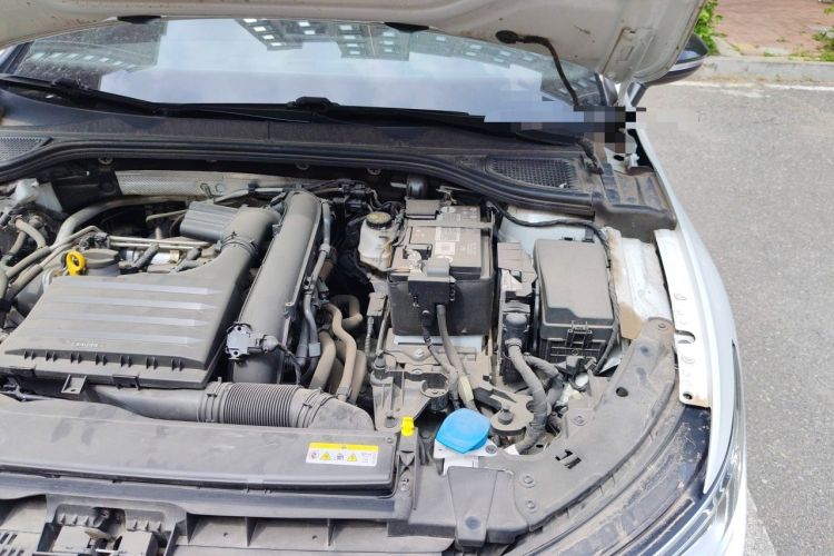 Used Volkswagen Golf 2021 280TSI DSG R-Line Engine Bay Left