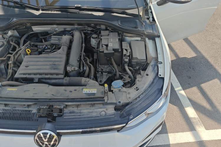 Used Volkswagen Golf 2021 280TSI DSG R-Line Engine Bay Left