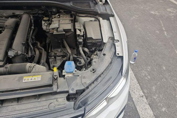 Used Volkswagen Golf 2021 280TSI DSG R-Line Engine Bay Left