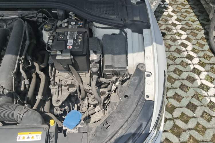 Used Volkswagen Golf 2021 280TSI DSG Pro Engine Bay Left