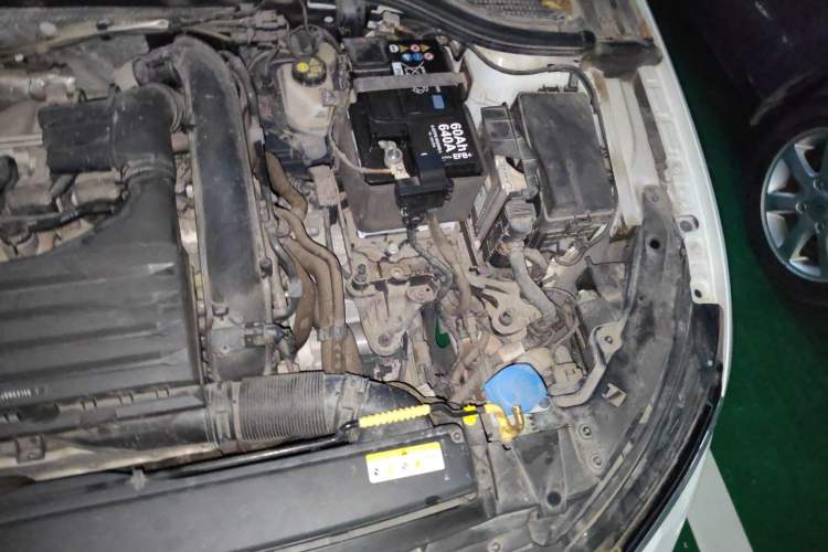 Used Volkswagen Golf 2021 280TSI DSG R-Line Engine Bay Left