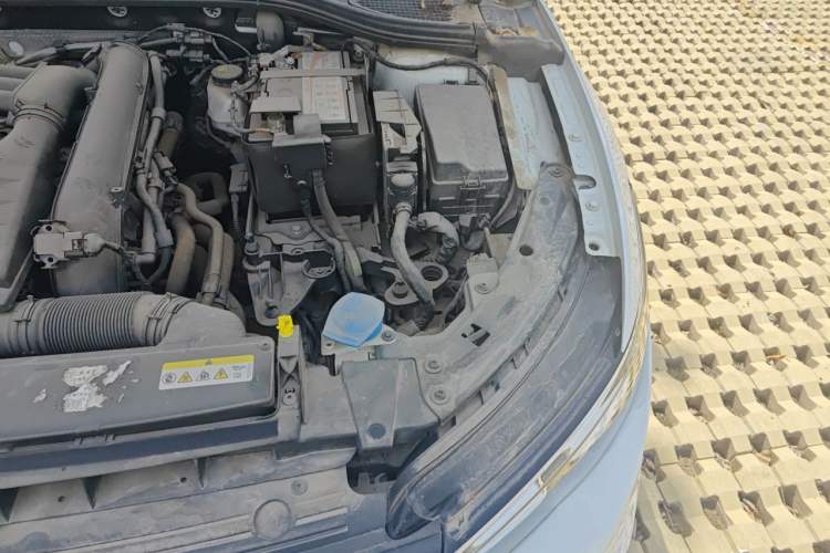 Used Volkswagen Golf 2021 280TSI DSG 30th Anniversary Edition Engine Bay Left
