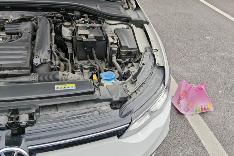 Used Volkswagen Golf 2021 200TSI DSG Engine Bay Left