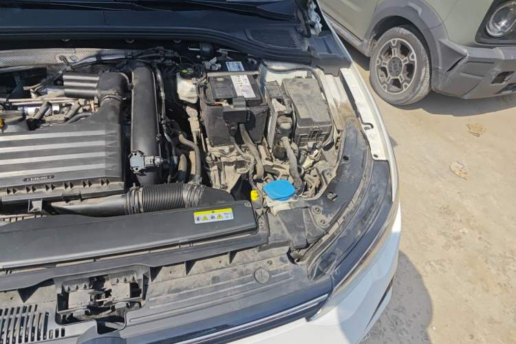 Used Volkswagen Golf 2021 280TSI DSG R-Line Engine Bay Left
