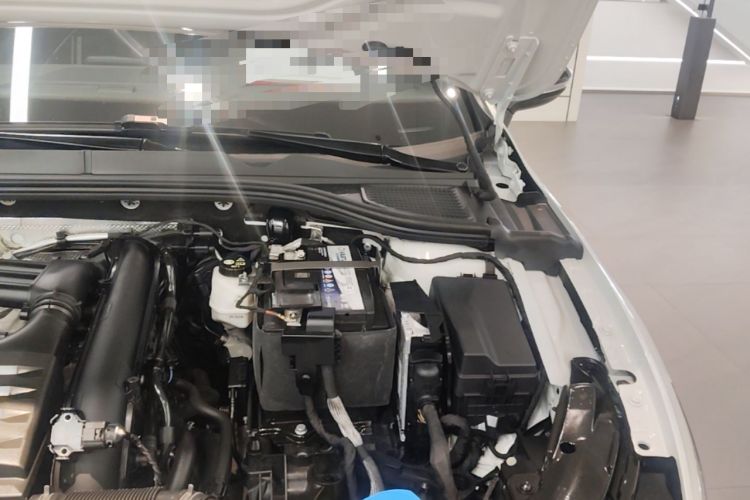 Used Volkswagen Golf 2021 280TSI DSG R-Line Engine Bay Left