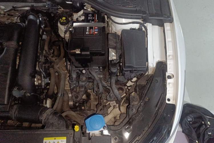 Used Volkswagen Golf 2021 280TSI DSG 30th Anniversary Edition Engine Bay Left