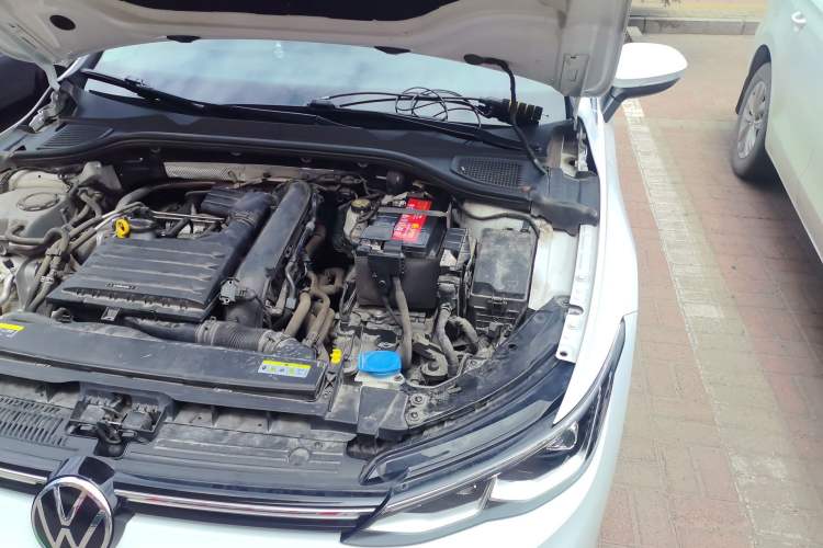 Used Volkswagen Golf 2021 280TSI DSG 30th Anniversary Edition Engine Bay Left