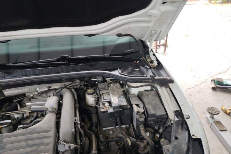 Used Volkswagen Golf 2021 280TSI DSG Pro Engine Bay Left