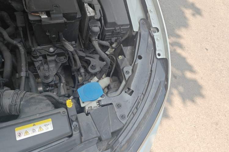 Used Volkswagen Golf 2021 280TSI DSG R-Line Engine Bay Left