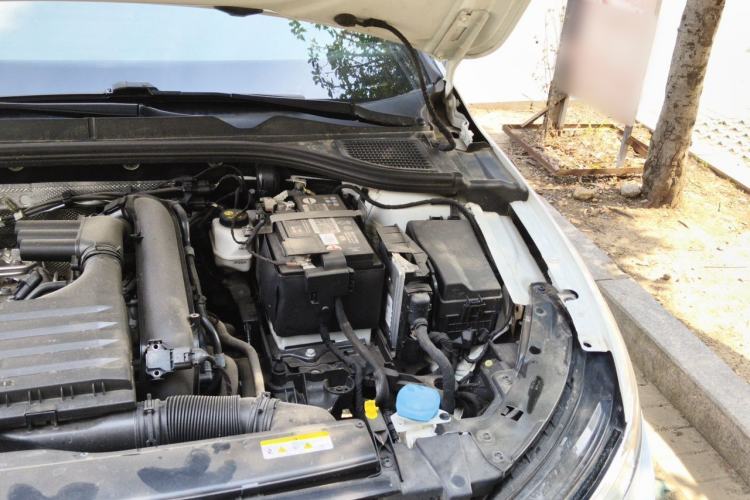 Used Volkswagen Golf 2021 280TSI DSG R-Line Engine Bay Left