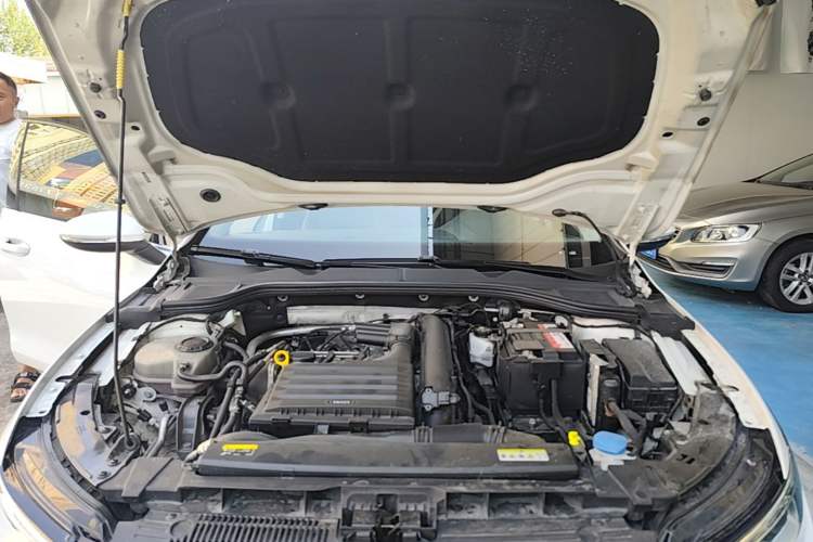 Used Volkswagen Golf 2021 280TSI DSG Pro Engine Bay