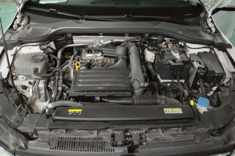 Used Volkswagen Golf 2021 280TSI DSG R-Line Engine Bay