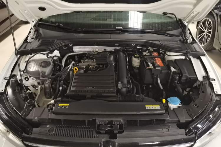 Used Volkswagen Golf 2021 200TSI DSG Engine Bay
