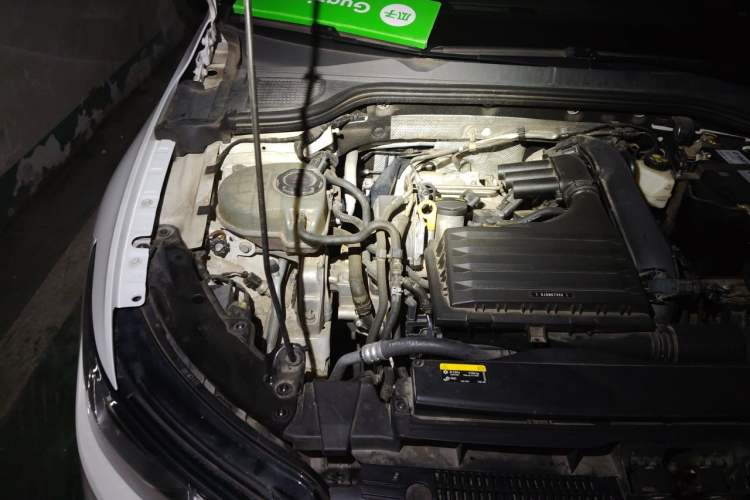 Used Volkswagen Golf 2021 280TSI DSG R-Line Engine Bay Right