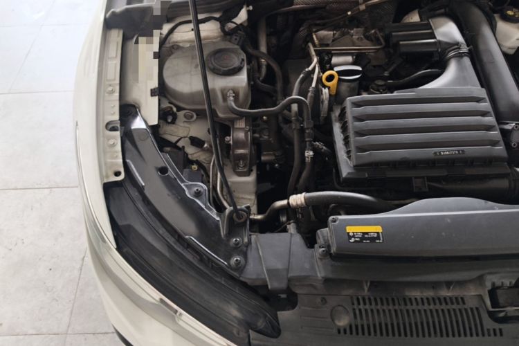 Used Volkswagen Golf 2021 280TSI DSG R-Line Engine Bay Right
