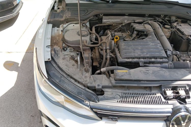 Used Volkswagen Golf 2021 280TSI DSG R-Line Engine Bay Right