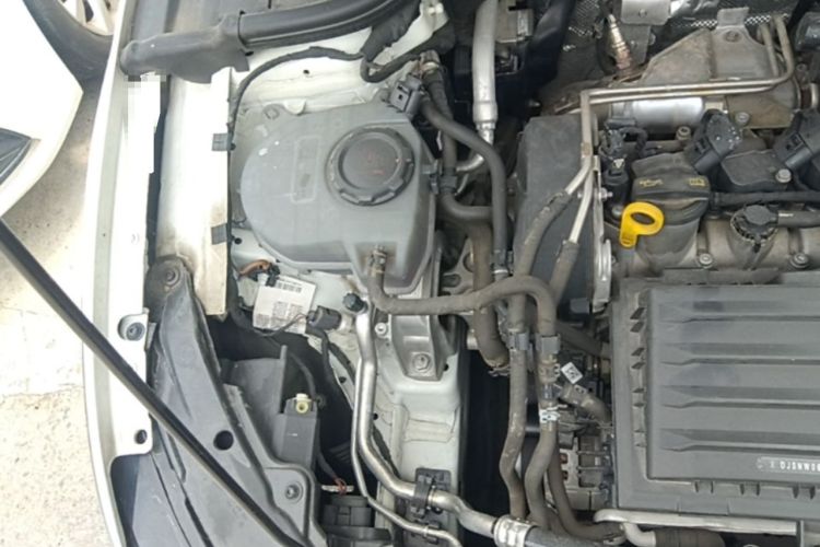 Used Volkswagen Golf 2021 280TSI DSG R-Line Engine Bay Right