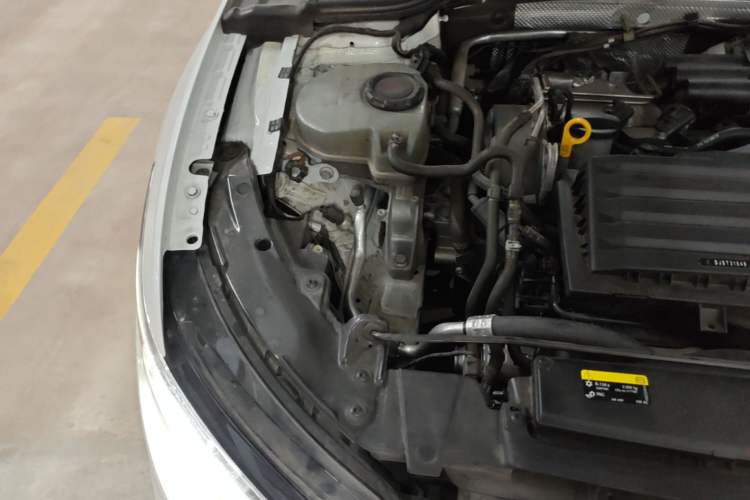 Used Volkswagen Golf 2021 280TSI DSG Pro Engine Bay Right