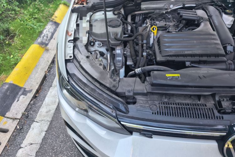 Used Volkswagen Golf 2021 280TSI DSG R-Line Engine Bay Right