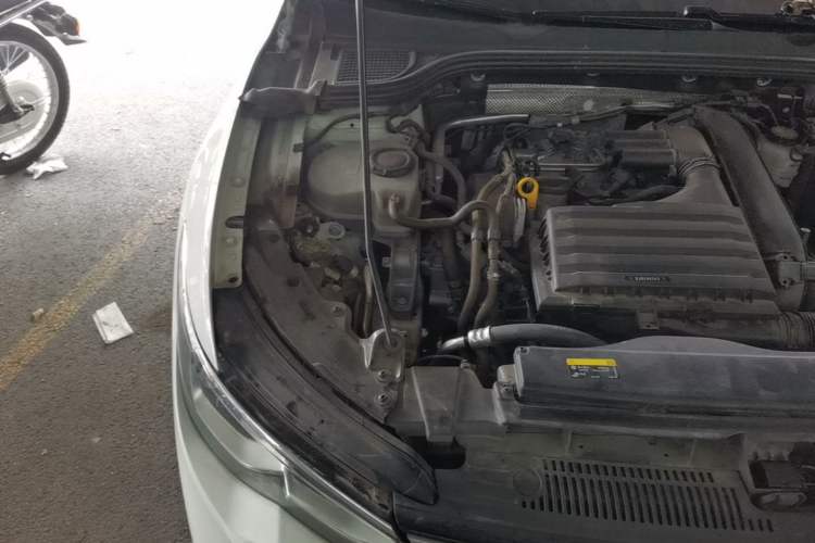 Used Volkswagen Golf 2021 280TSI DSG Pro Engine Bay Right