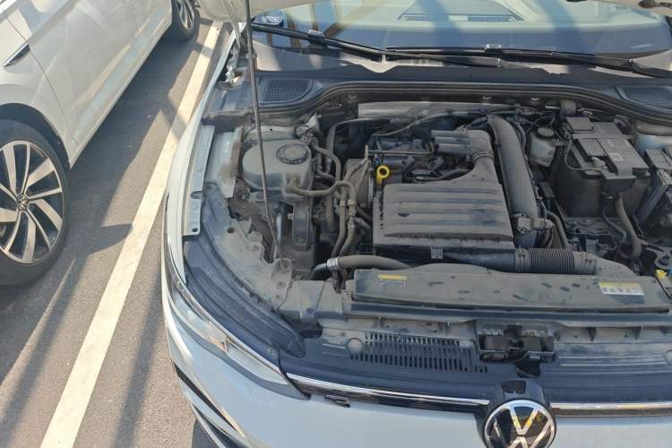 Used Volkswagen Golf 2021 280TSI DSG R-Line Engine Bay Right