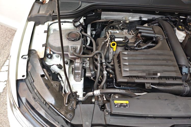Used Volkswagen Golf 2021 280TSI DSG R-Line Engine Bay Right