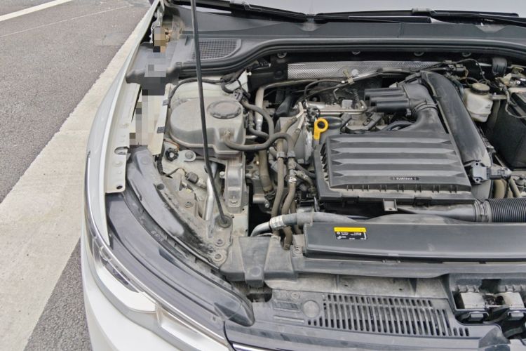 Used Volkswagen Golf 2021 200TSI DSG Engine Bay Right