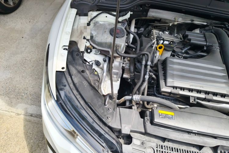 Used Volkswagen Golf 2021 280TSI DSG R-Line Engine Bay Right
