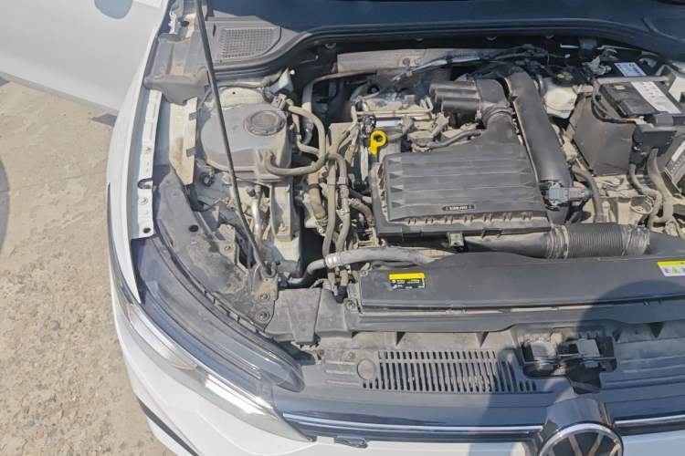 Used Volkswagen Golf 2021 280TSI DSG R-Line Engine Bay Right