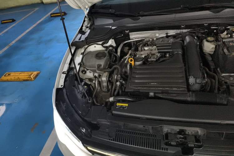 Used Volkswagen Golf 2021 280TSI DSG Pro Engine Bay Right
