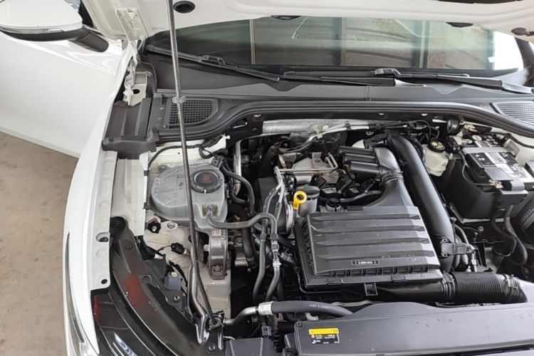 Used Volkswagen Golf 2021 280TSI DSG Pro First Edition Engine Bay Right