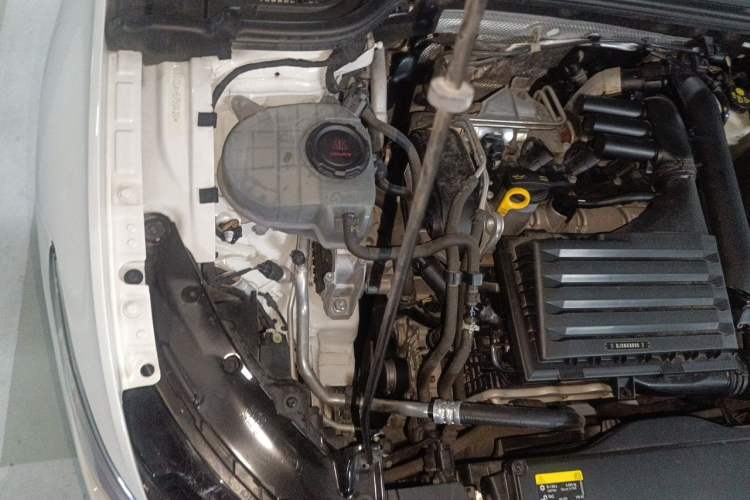 Used Volkswagen Golf 2021 280TSI DSG 30th Anniversary Edition Engine Bay Right