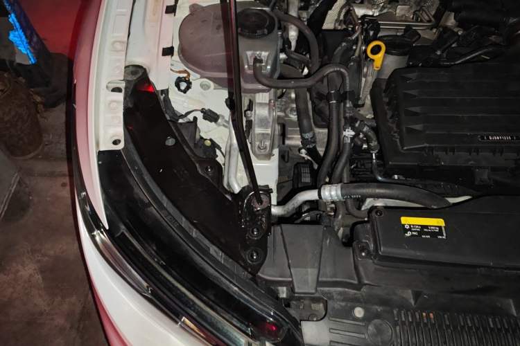 Used Volkswagen Golf 2021 280TSI DSG Pro First Edition Engine Bay Right