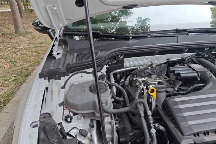 Used Volkswagen Golf 2021 280TSI DSG R-Line Engine Bay Right
