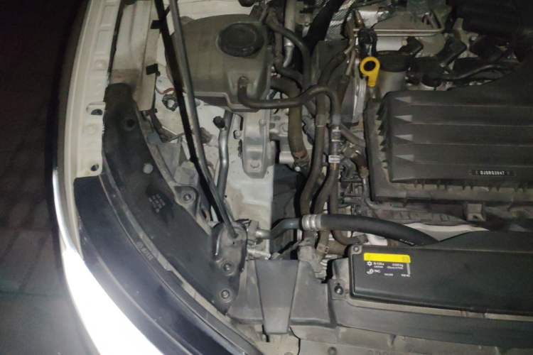 Used Volkswagen Golf 2021 280TSI DSG R-Line Engine Bay Right
