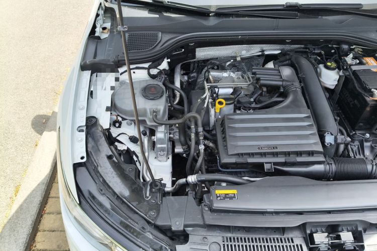 Used Volkswagen Golf 2021 280TSI DSG R-Line Engine Bay Right