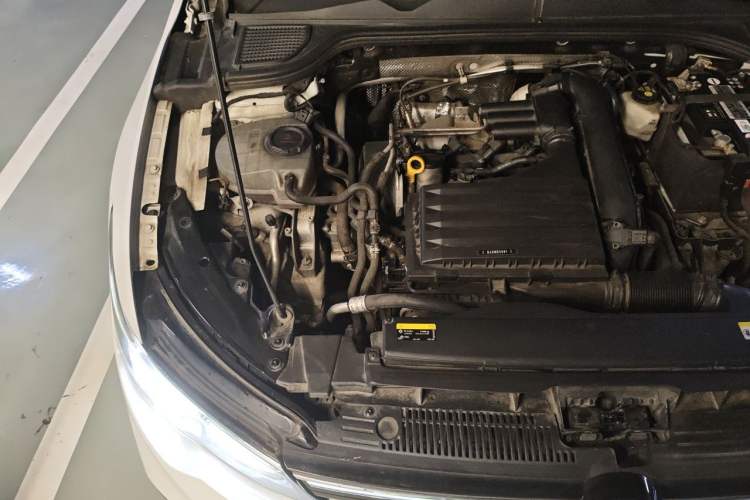 Used Volkswagen Golf 2021 280TSI DSG Pro Engine Bay Right