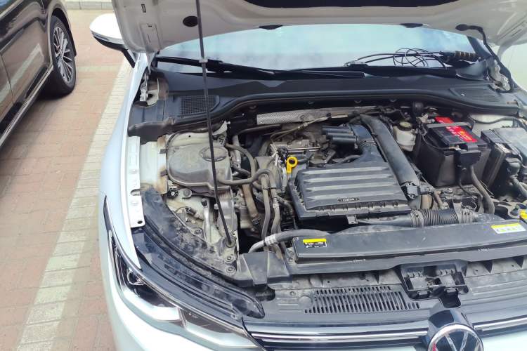 Used Volkswagen Golf 2021 280TSI DSG 30th Anniversary Edition Engine Bay Right