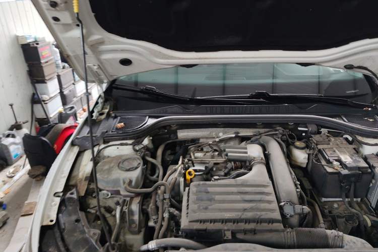 Used Volkswagen Golf 2021 280TSI DSG Pro Engine Bay Right