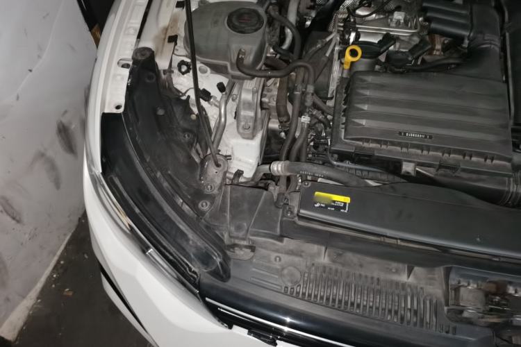 Used Volkswagen Golf 2021 280TSI DSG R-Line Engine Bay Right