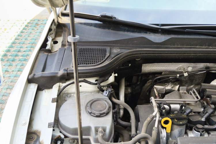 Used Volkswagen Golf 2021 280TSI DSG R-Line Engine Bay Right
