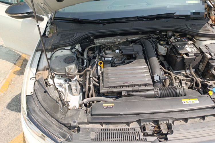 Used Volkswagen Golf 2021 280TSI DSG R-Line Engine Bay Right